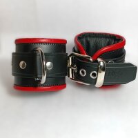 R&amp;Co Wrist Restraints + Piping